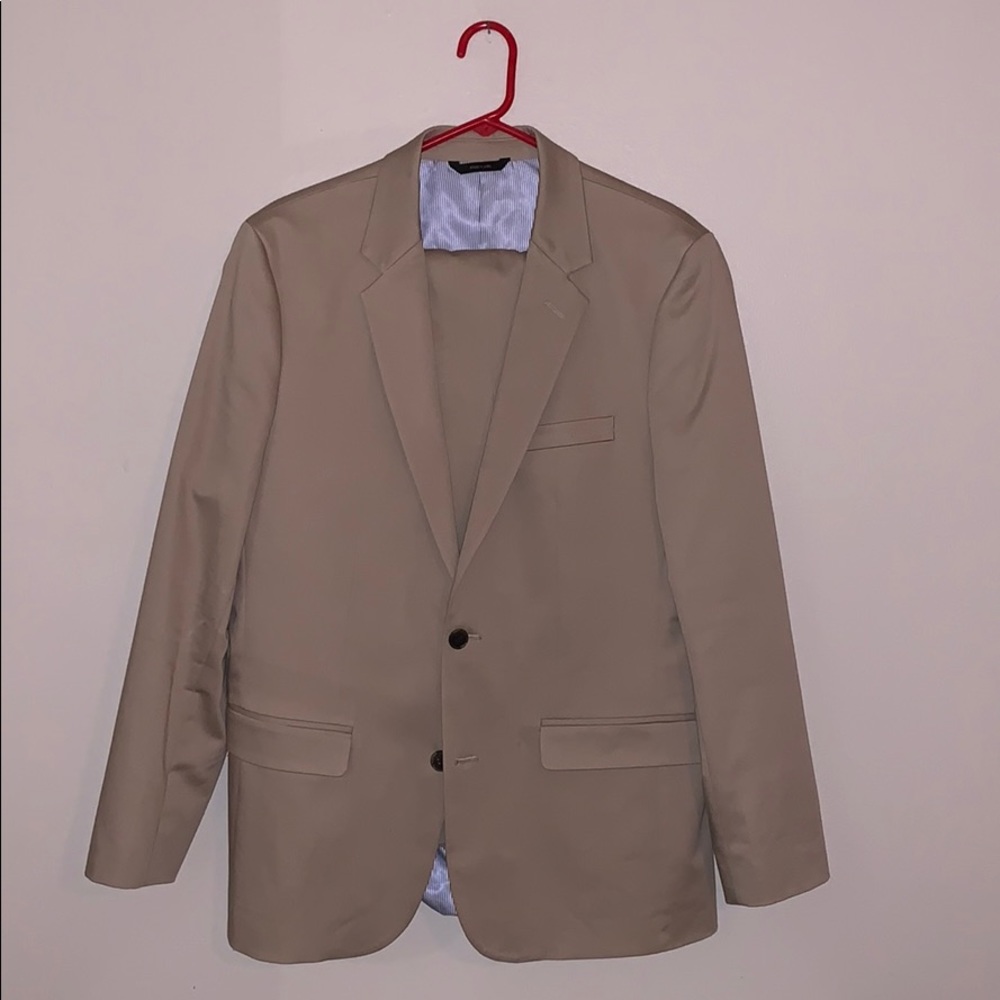 Men’s tan suit